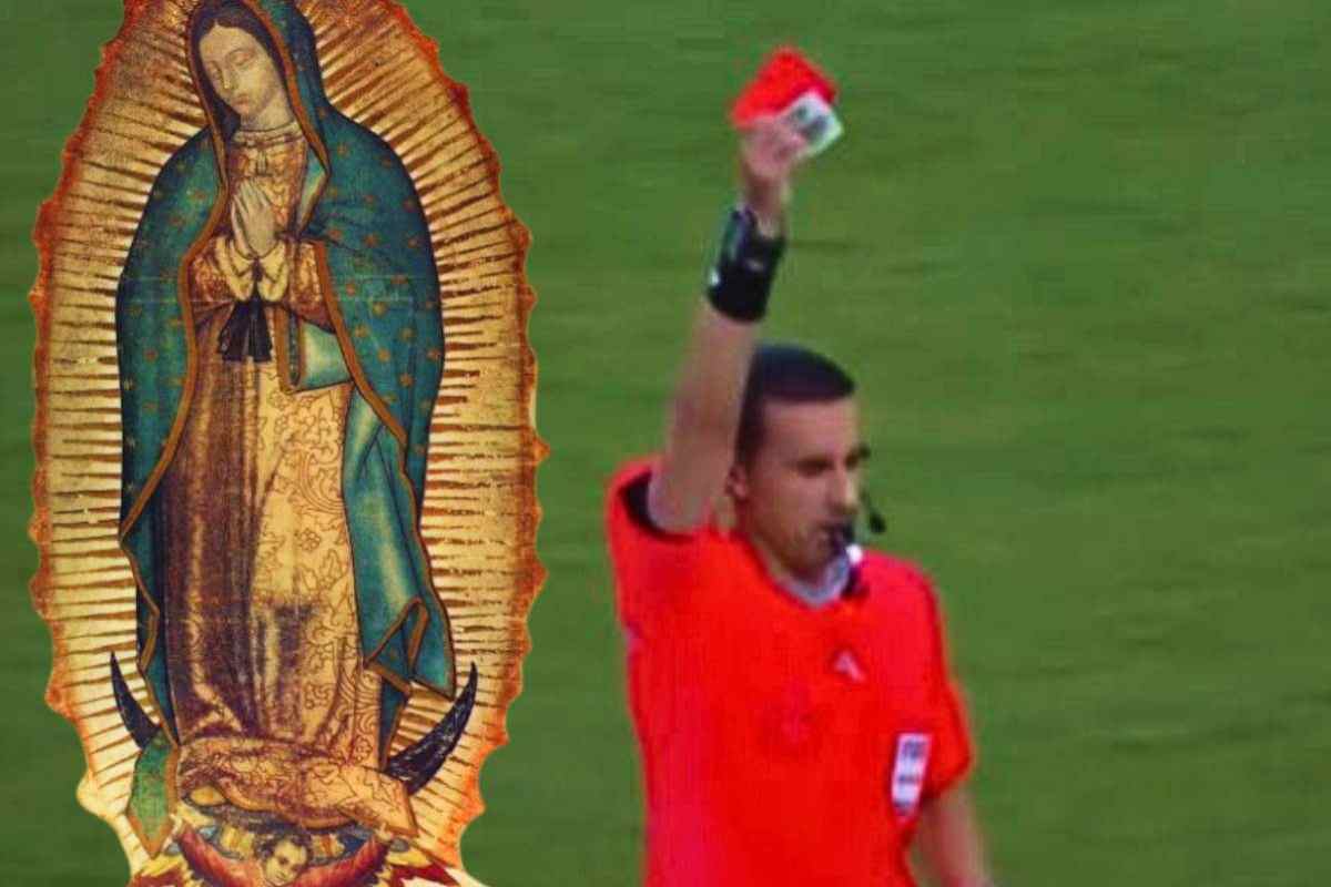 Il gesto che non ti aspetti: arbitro tira fuori la Madonna di Guadalupe in campo Il gesto che non ti aspetti: arbitro tira fuori la Madonna di Guadalupe in campo