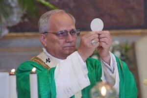 Papa Leone XIV eleva ostia