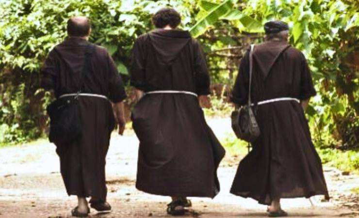 Gruppo di frati