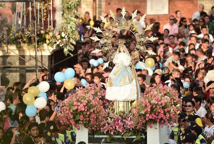 Processione a Nostra Signora del Pilar