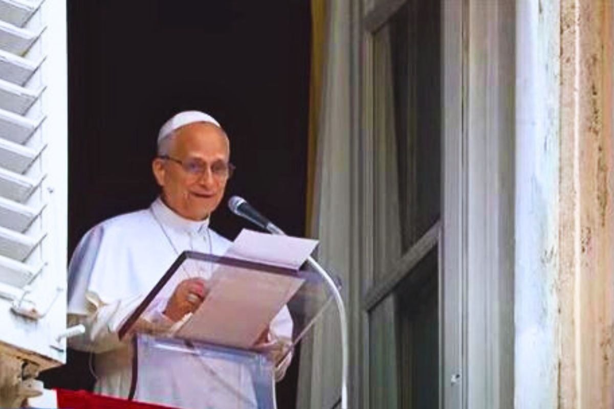 Angelus 14 settembre, Papa Leone XIV: “La Croce insegna che niente può separarci dall’amore di Cristo”