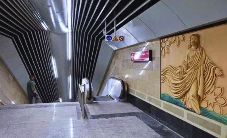 stazione metro raffigurazione sacra
