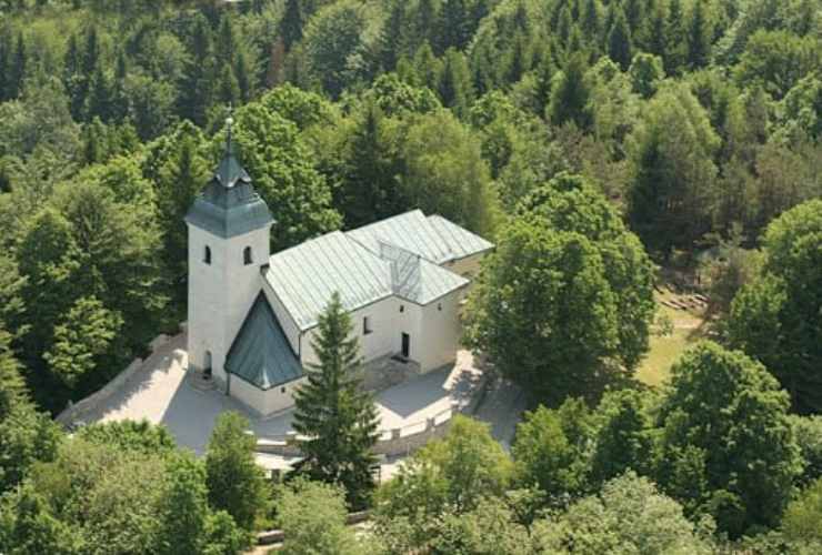 Chiesa sul monte Kurescek