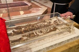 Ostensione al pubblico spoglie San Francesco