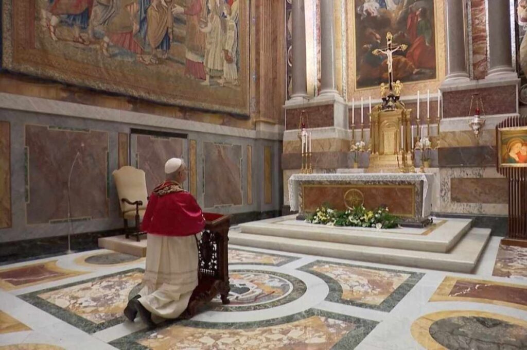 papa leone in preghiera