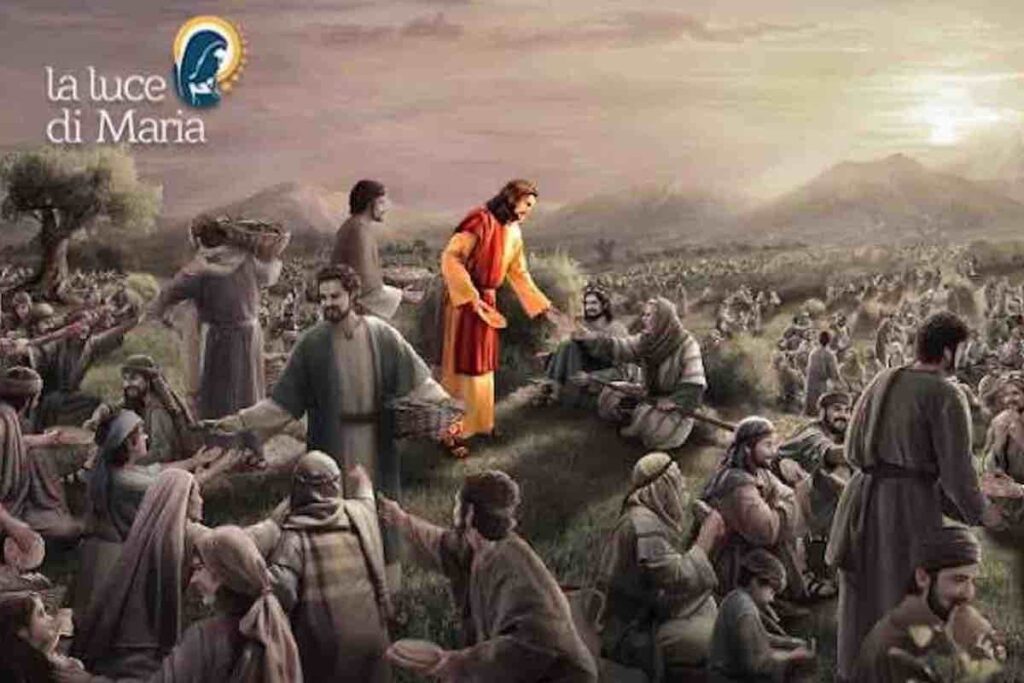 Gesù in mezzo alla gente compie il miracolo dei pani e dei pesci