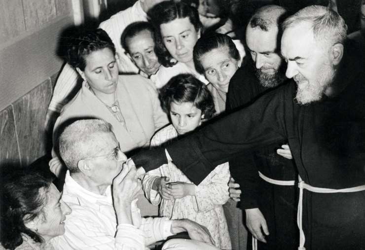 padre pio e gli ammalati