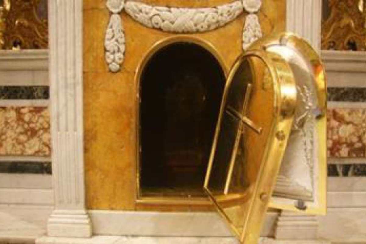 il gesto sacrilego si ripete nuovo gravissimo atto nella diocesi di fermo da Lalucedimaria.it il gesto sacrilego si ripete nuovo gravissimo atto nella diocesi di fermo