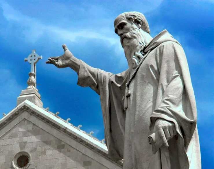 statua di san benedetto