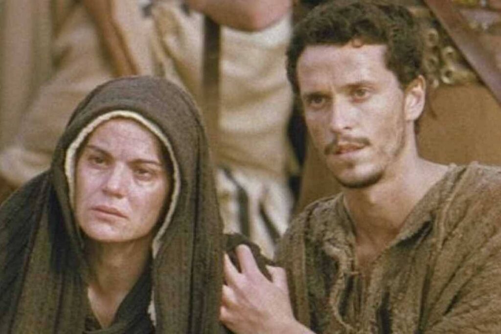 giovanni e maria sotto la croce