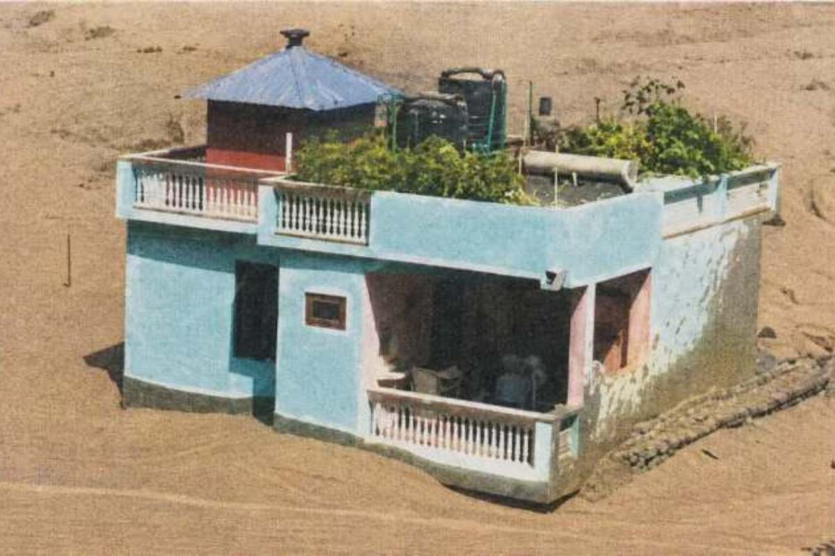 la palazzina verde lasciata intatta in nepal