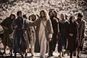 Gesù con i discepoli, cammina